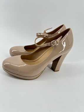 YNot  Nude  Heels Elegant Patent Leather size 7 Mary Jane, 4 inch heel